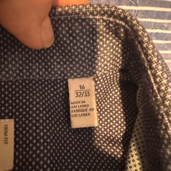 2 pack Men’s Dress Shirts. - Picture 2 of 5